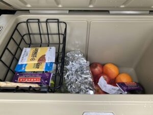 Keeping a couple sandwiches cool with only a little bit of ice